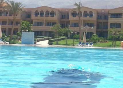 شاليه للإيجار فى العين السخنة - عتاقة - السويس