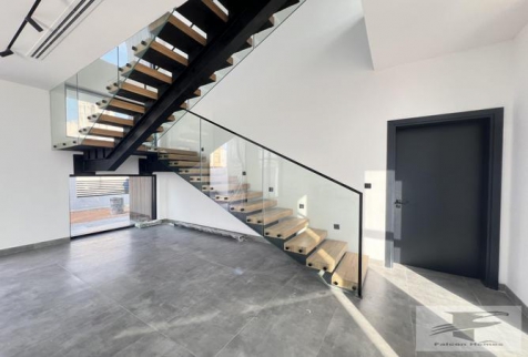 فيلا للإيجار