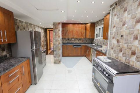 شقة للإيجار فى زيزينيا - قسم الرمل - الإسكندرية
