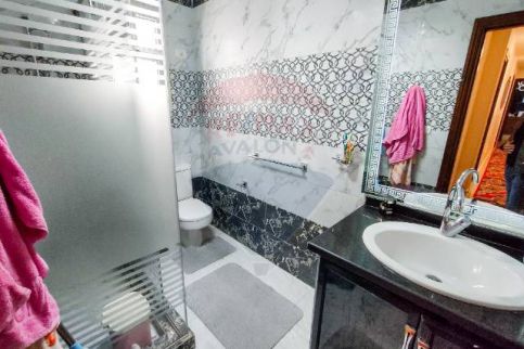 شقة للإيجار فى زيزينيا - قسم الرمل - الإسكندرية