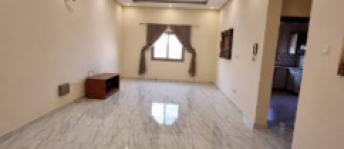 شقة للإيجار فى توبلي - الوسطى